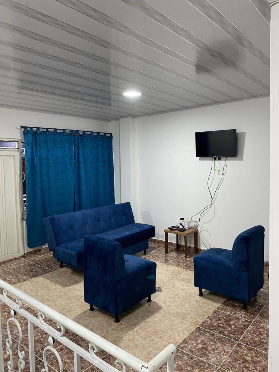 Familiar Apartment *